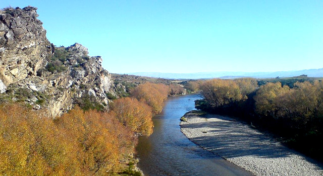 Manuherikia River, New Zealand @Ingolfson