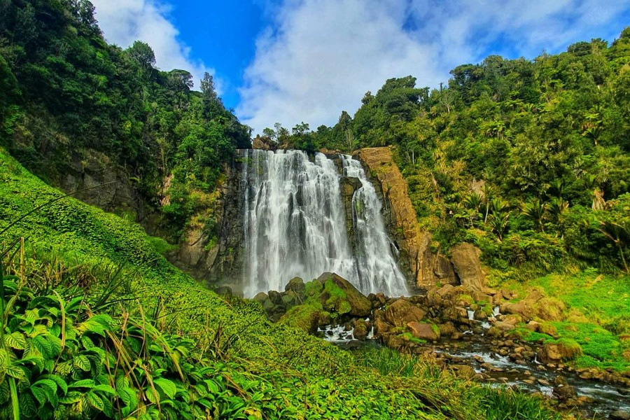 Marokopa Falls, New Zealand @bhoomil124