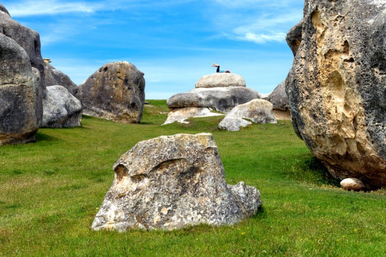 Vanished World fossil trail to Elephant rocks on North Otago, New Zealand