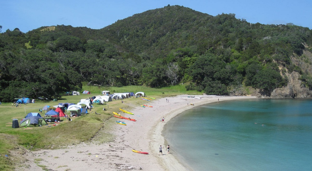 Waikahoa Bay campsite, New Zealand @Stephen Wynne Jones (DOC)
