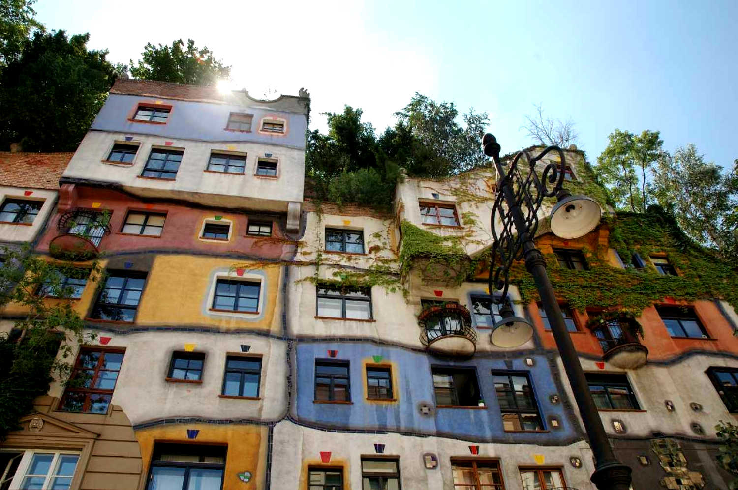 Hundertwasserhaus in Vienna @Hundertwasser