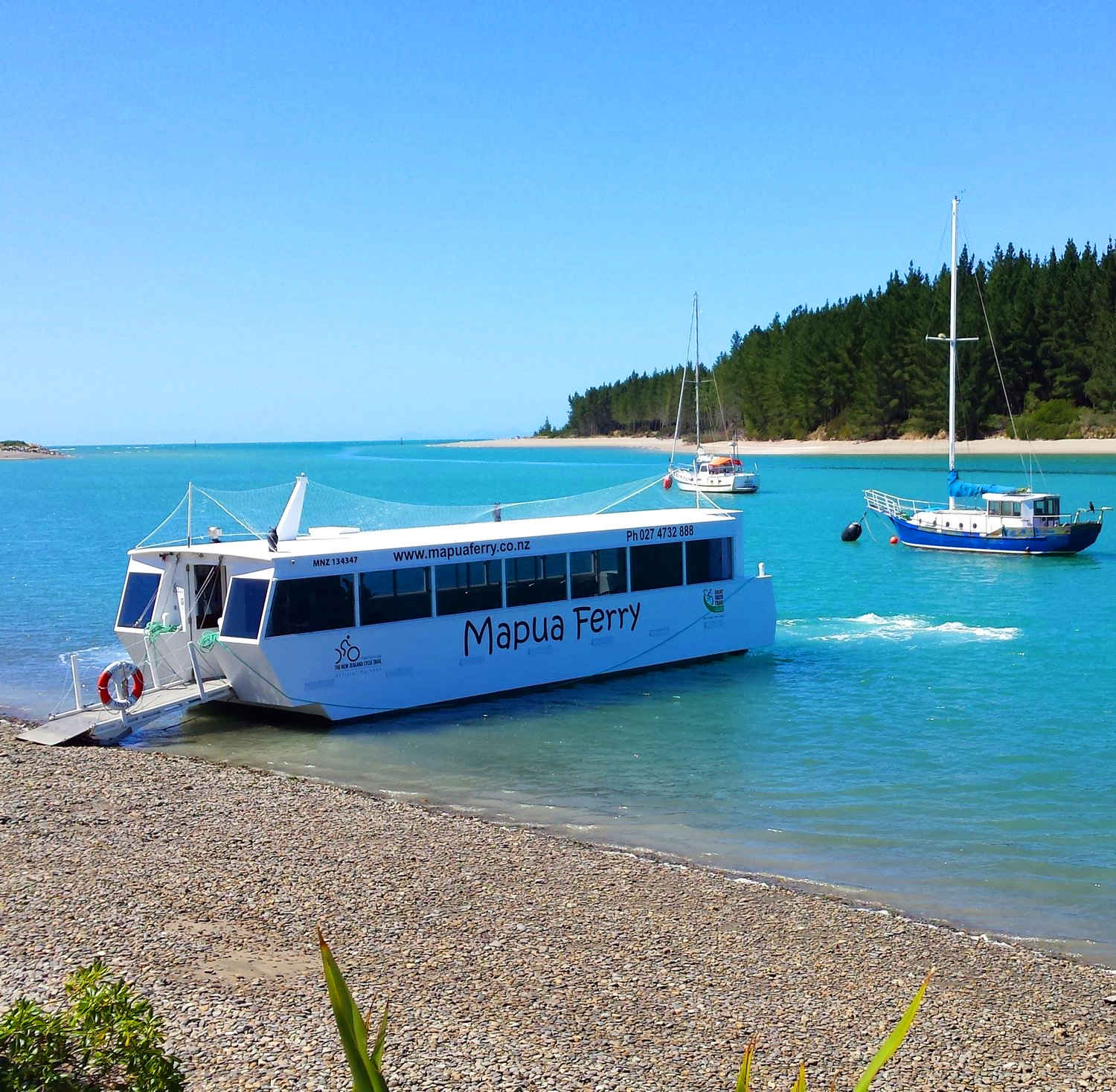 Mapua Ferry, New Zealand @Mapua Wharf