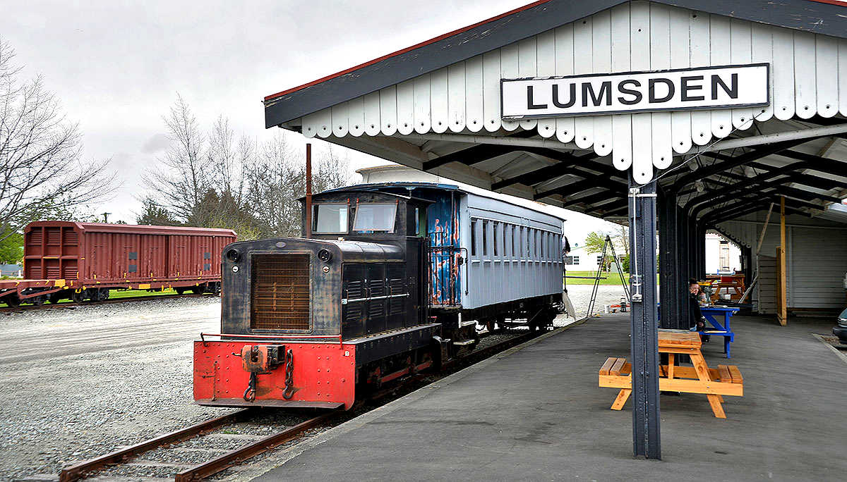 Railway station, Lumsden, Otago, New Zealand @Buggeritweareoff