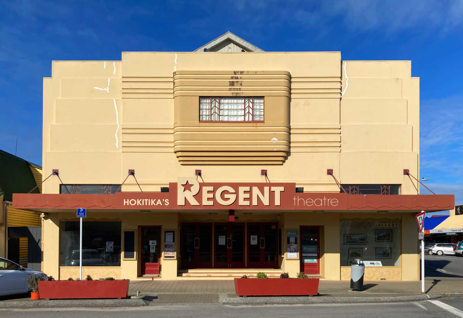 Regent Theatre, Hokitika, New Zealand @Wikimedia Commons