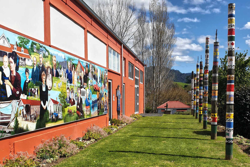 Katikati Primary School totem poles, street art, Bay of Plenty, New Zealand