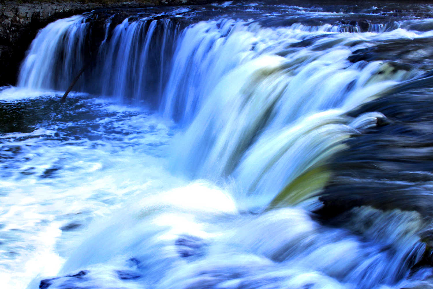 Haruru Waterfalls