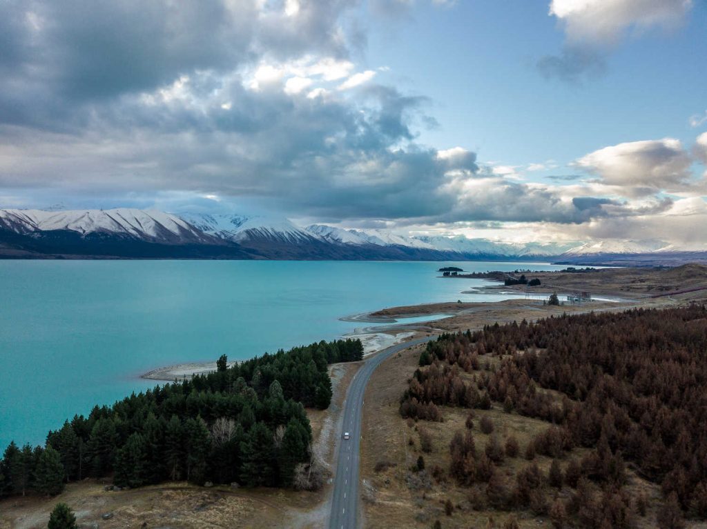 Lake Pukaki, road New Zealand