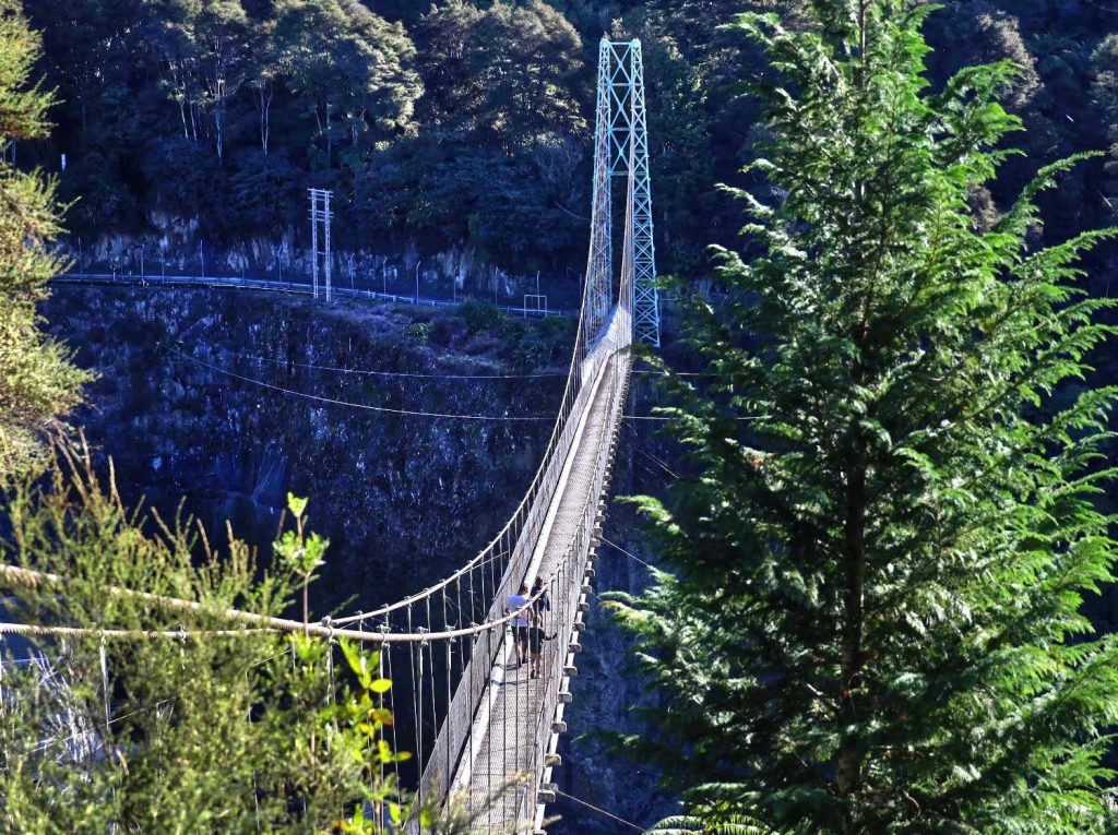 Waikato river trail, Arapuni swing bridge, Waikato, New Zealand