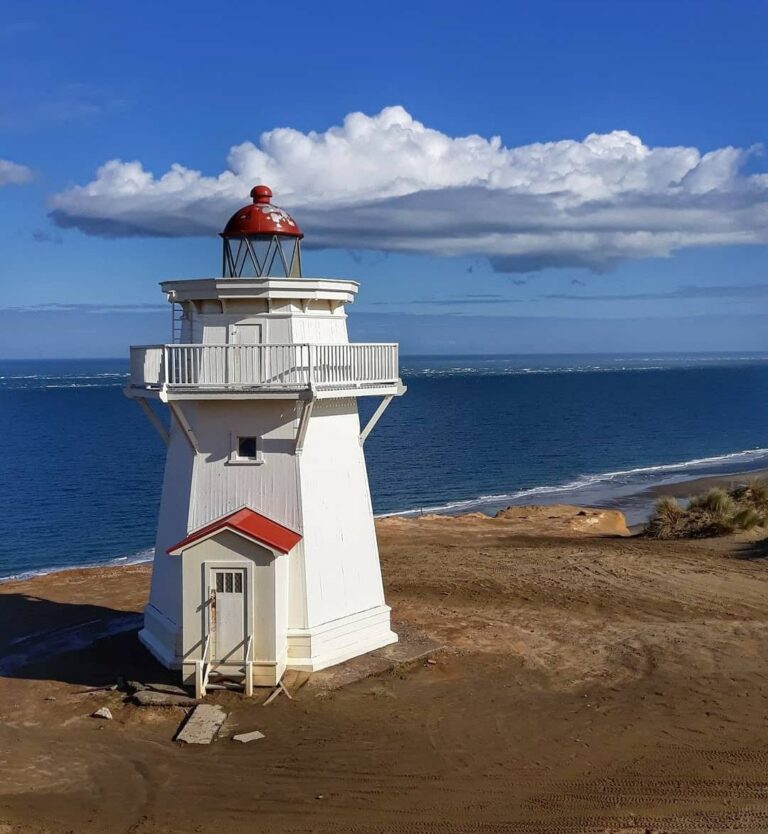 Pouto Lighthouse in Northland NZ @tyna_proch