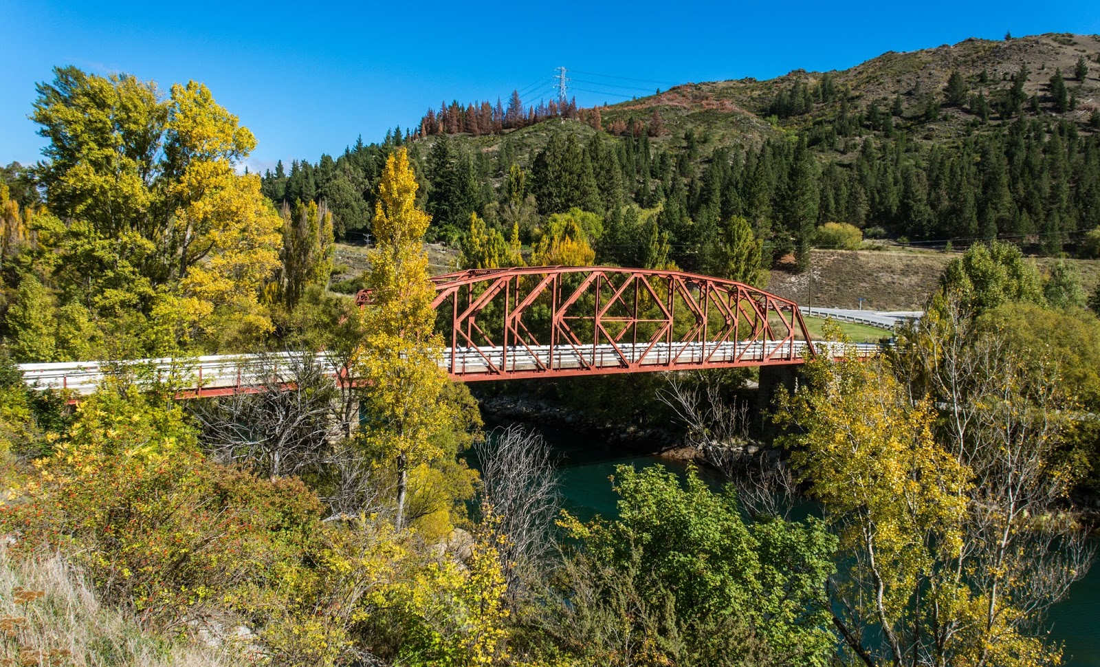 Clyde river bridge, Central Otago, New Zealand @Shellie Evans
