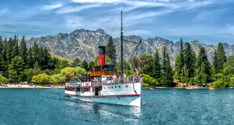 Steamship TSS Earnslaw on Lake Wakatipu, Queenstown, New Zealand