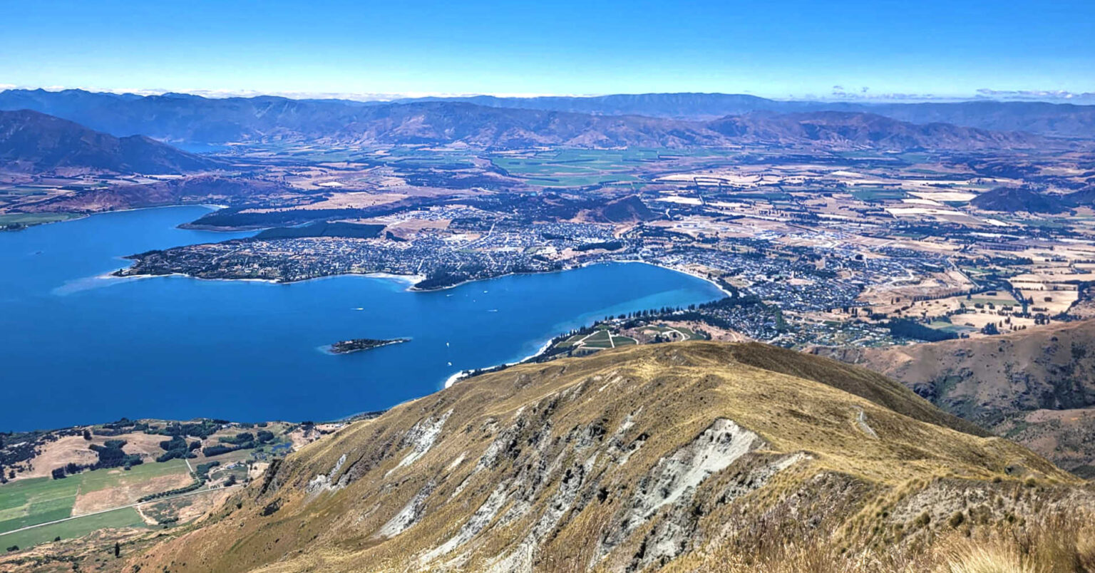 Wanaka and Lake Wanaka South Island, New Zealand