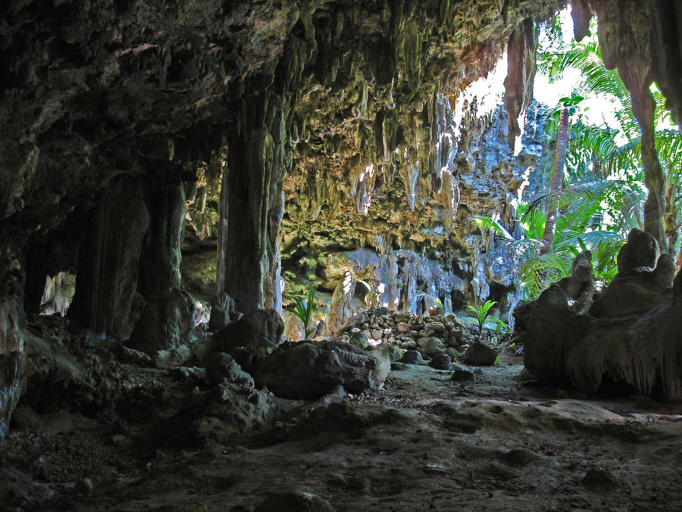 Atiu Caves, Cook Islands