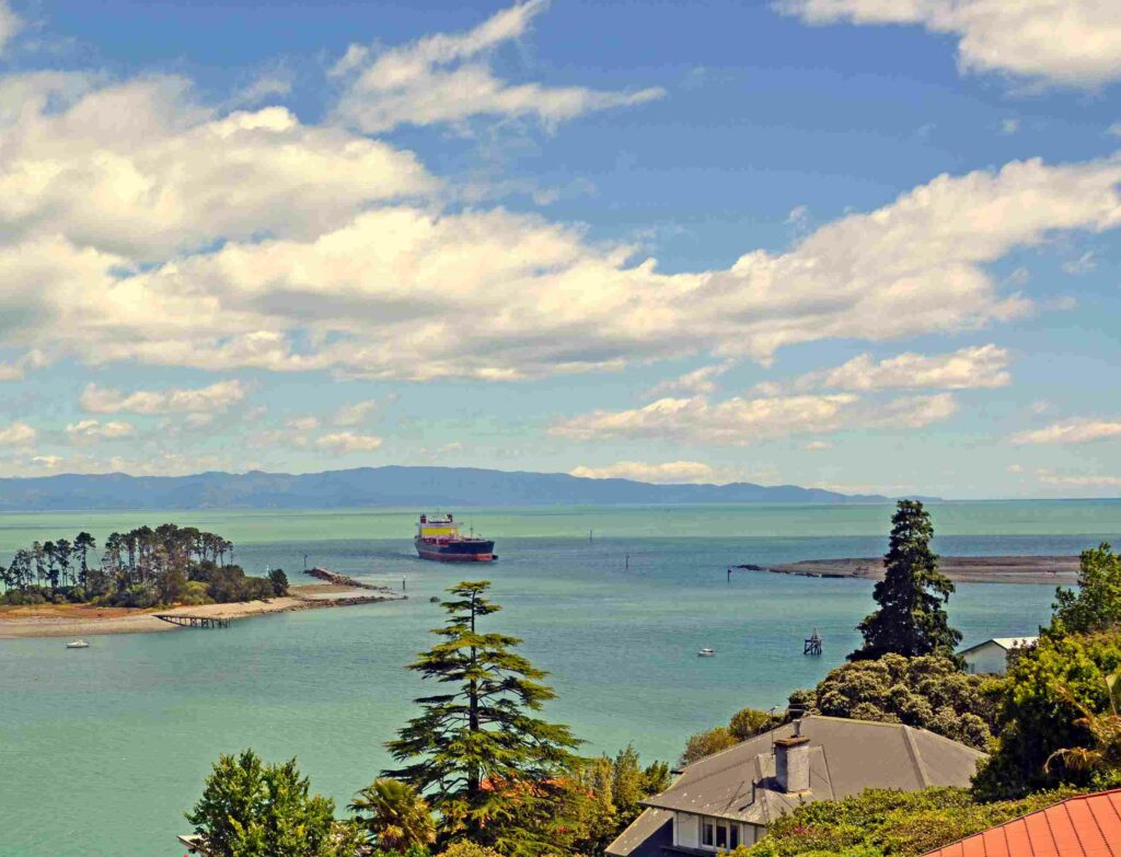 Boulder Bank and Haulashore Island is the Port of Nelson container ship route