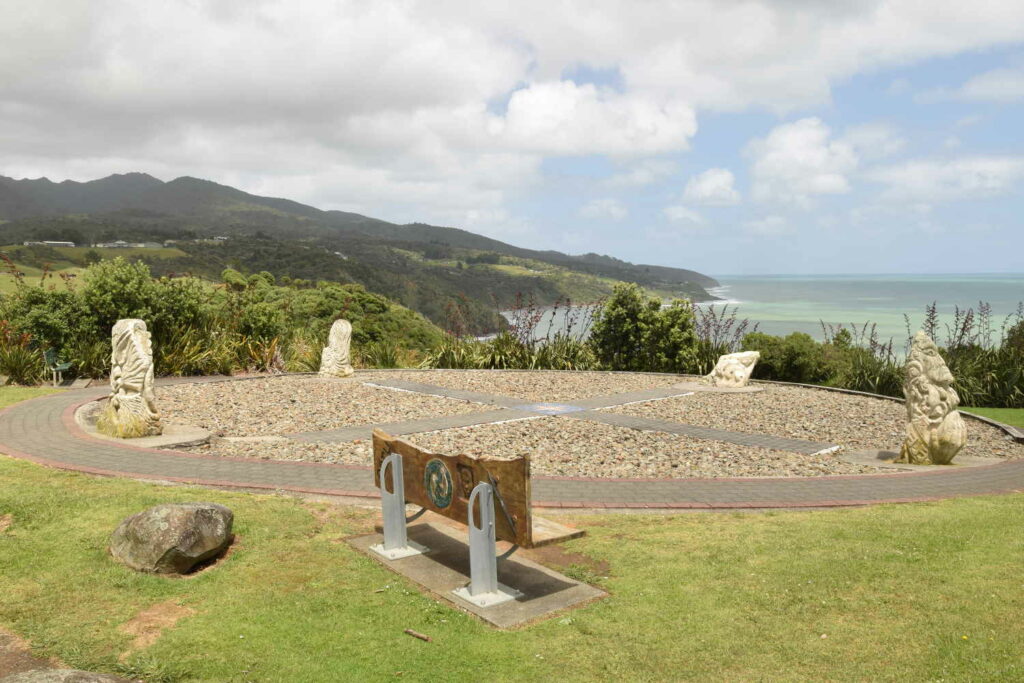 Maori Four Compass Directions Sculpture Raglan New Zealand