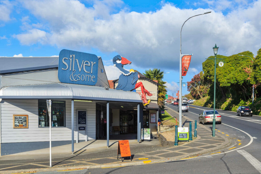 Tirau, New Zealand. Jewelry store with corrugated iron sculpture